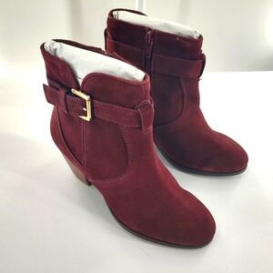 Diba Sleek Elegant Burgundy Booties Size 6.5